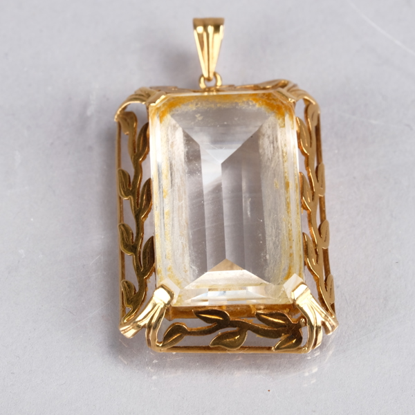 Hängsmycke 18K Guld med bergskristall 1949_2322a_8dc44e18fee1d14_lg.jpeg
